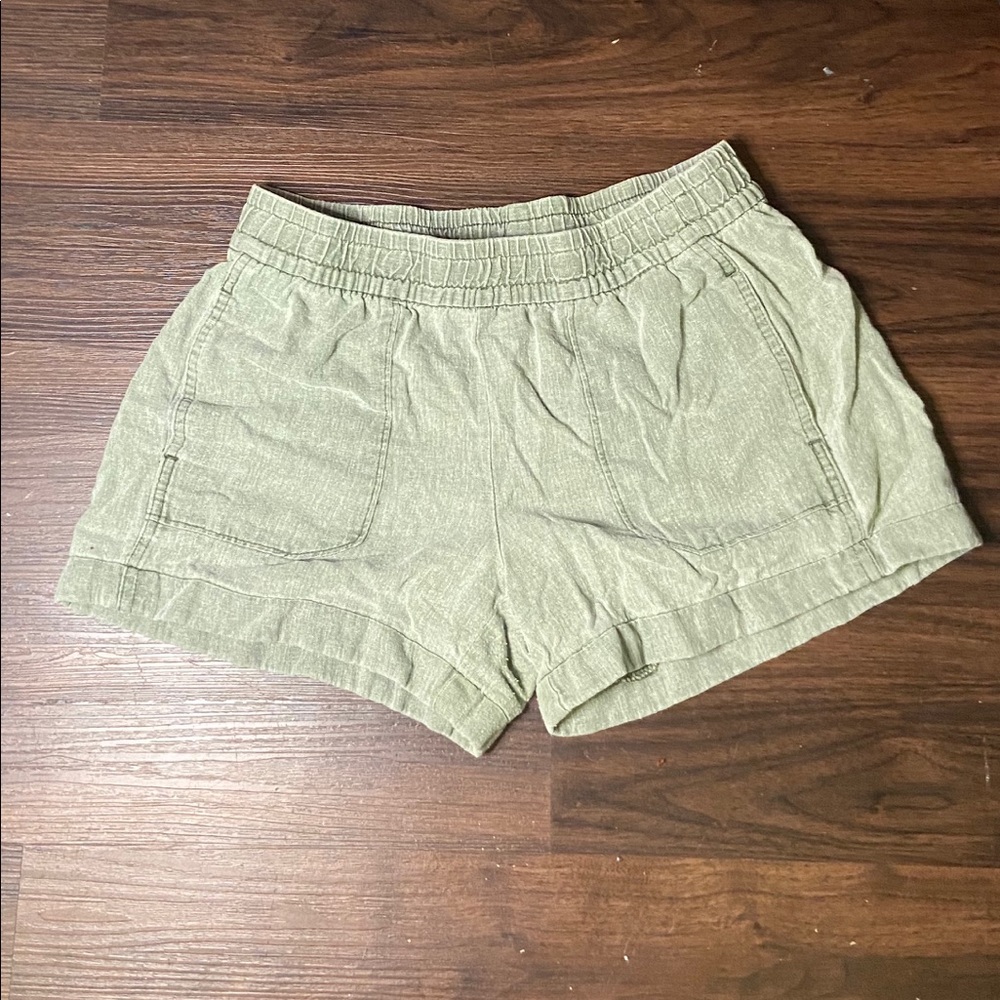 Old navy green shorts